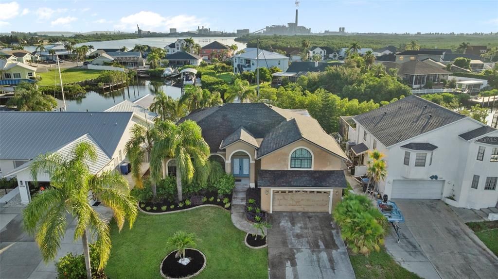 For Sale: $899,000 (3 beds, 3 baths, 2670 Square Feet)