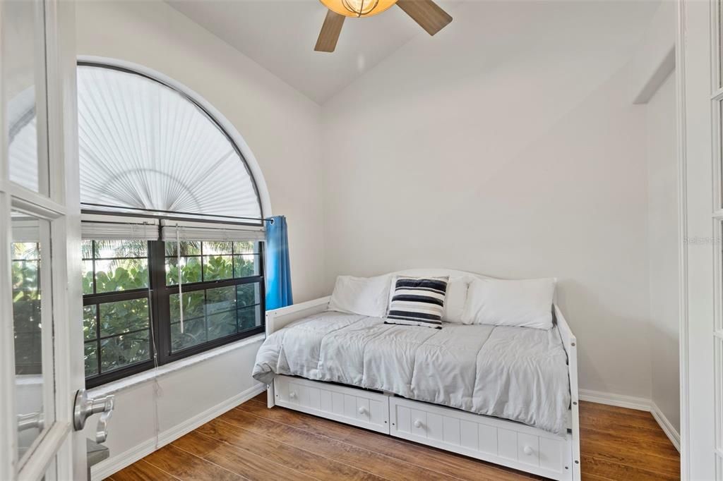 For Sale: $899,000 (3 beds, 3 baths, 2670 Square Feet)