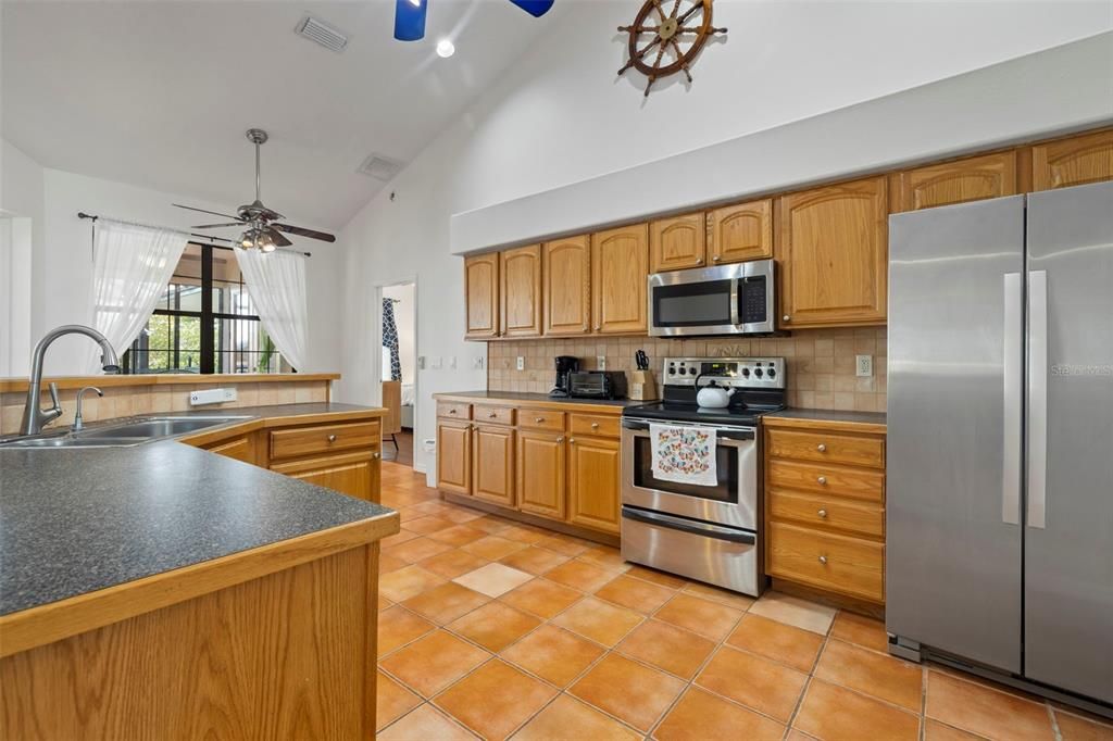 For Sale: $899,000 (3 beds, 3 baths, 2670 Square Feet)