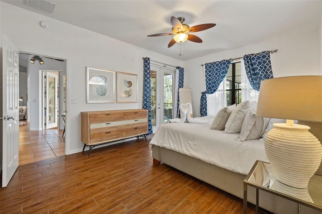 For Sale: $899,000 (3 beds, 3 baths, 2670 Square Feet)