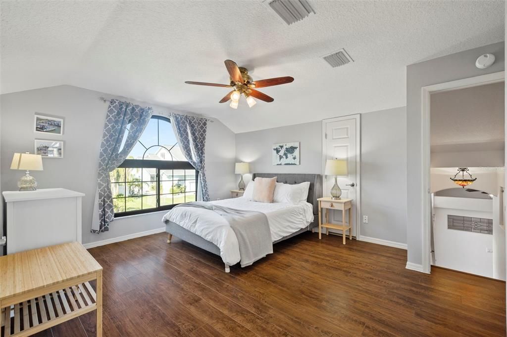 For Sale: $899,000 (3 beds, 3 baths, 2670 Square Feet)