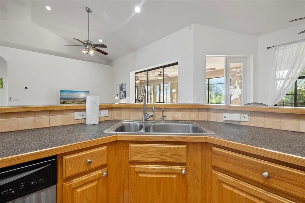 For Sale: $899,000 (3 beds, 3 baths, 2670 Square Feet)