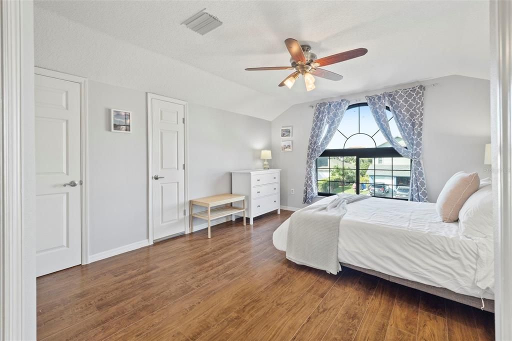 For Sale: $899,000 (3 beds, 3 baths, 2670 Square Feet)