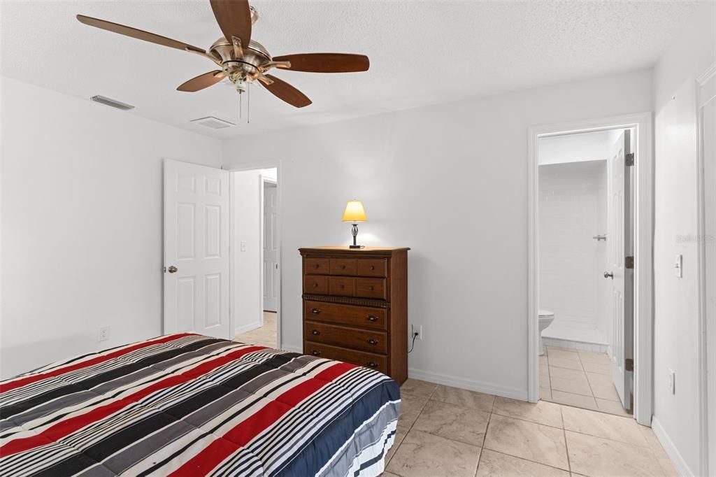 待售: $387,987 (2 贝兹, 2 浴室, 1380 平方英尺)