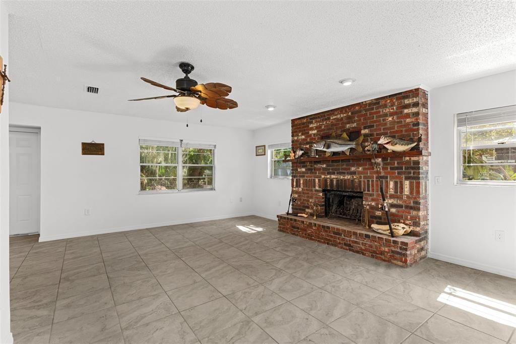 待售: $387,987 (2 贝兹, 2 浴室, 1380 平方英尺)