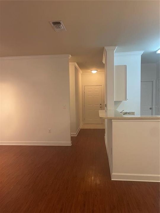 Под контрактом: $199,000 (2 спален, 2 ванн, 1133 Квадратных фут)