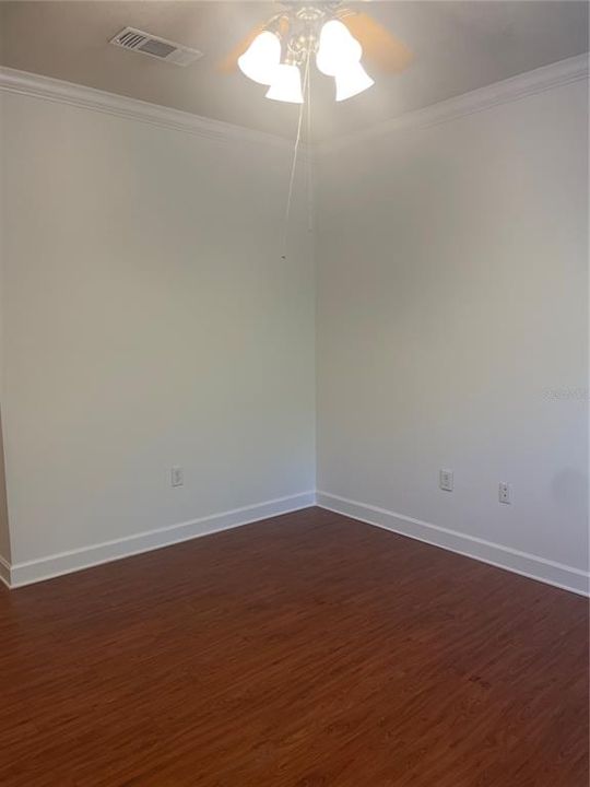 Под контрактом: $199,000 (2 спален, 2 ванн, 1133 Квадратных фут)