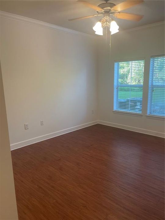 Под контрактом: $199,000 (2 спален, 2 ванн, 1133 Квадратных фут)