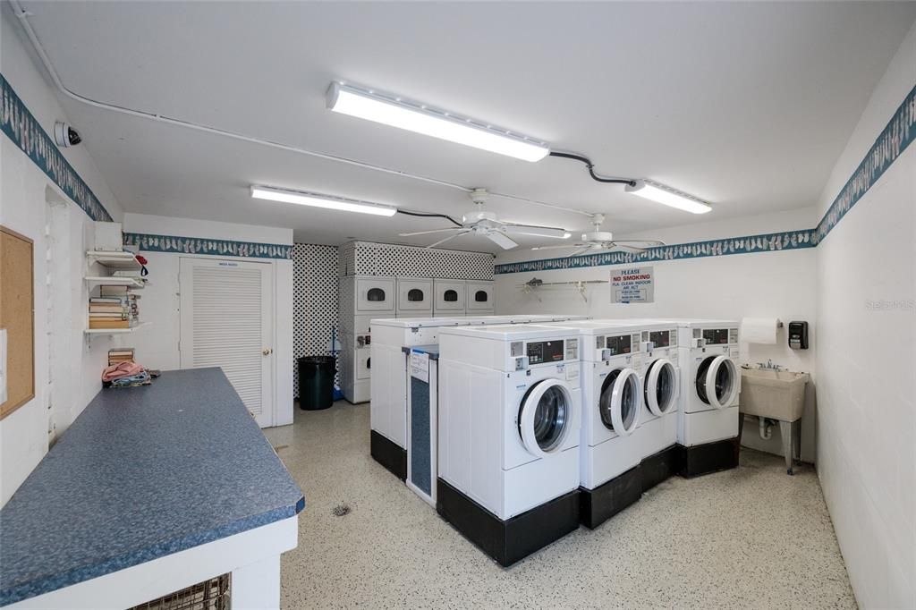 Active With Contract: $109,900 (1 beds, 1 baths, 820 Square Feet)
