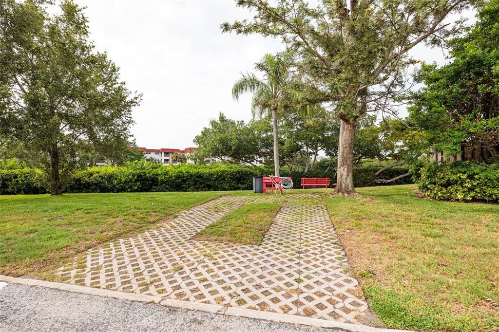 Active With Contract: $109,900 (1 beds, 1 baths, 820 Square Feet)