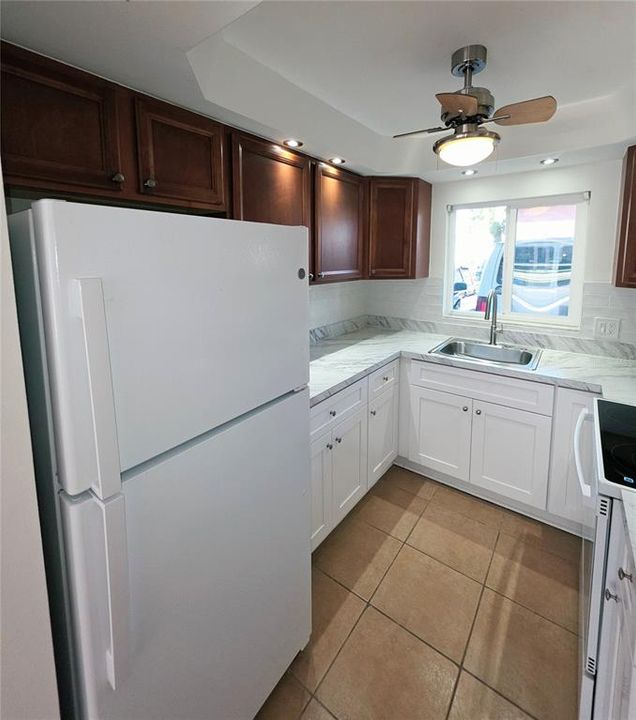 Active With Contract: $109,900 (1 beds, 1 baths, 820 Square Feet)