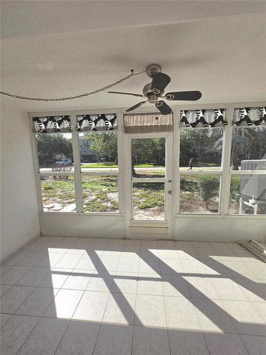 Active With Contract: $109,900 (1 beds, 1 baths, 820 Square Feet)