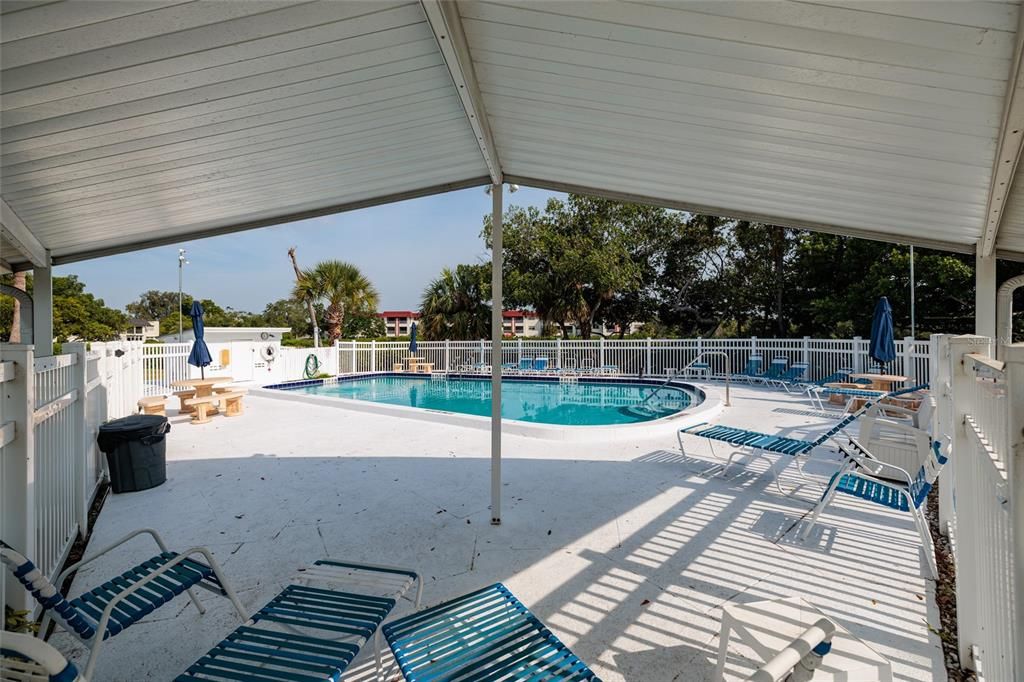 Active With Contract: $109,900 (1 beds, 1 baths, 820 Square Feet)