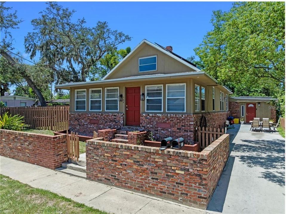 For Sale: $390,000 (6 beds, 0 baths, 3214 Square Feet)