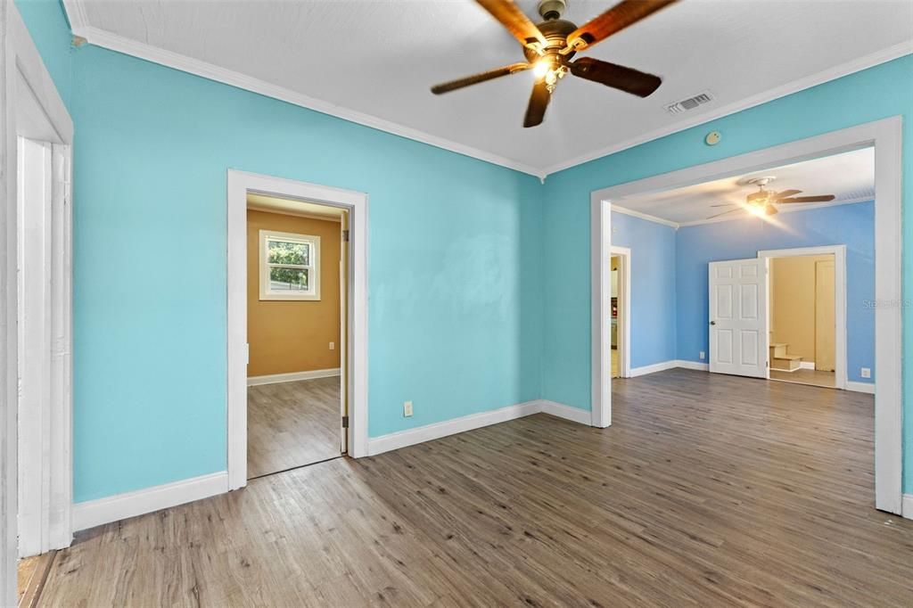 For Sale: $390,000 (6 beds, 0 baths, 3214 Square Feet)