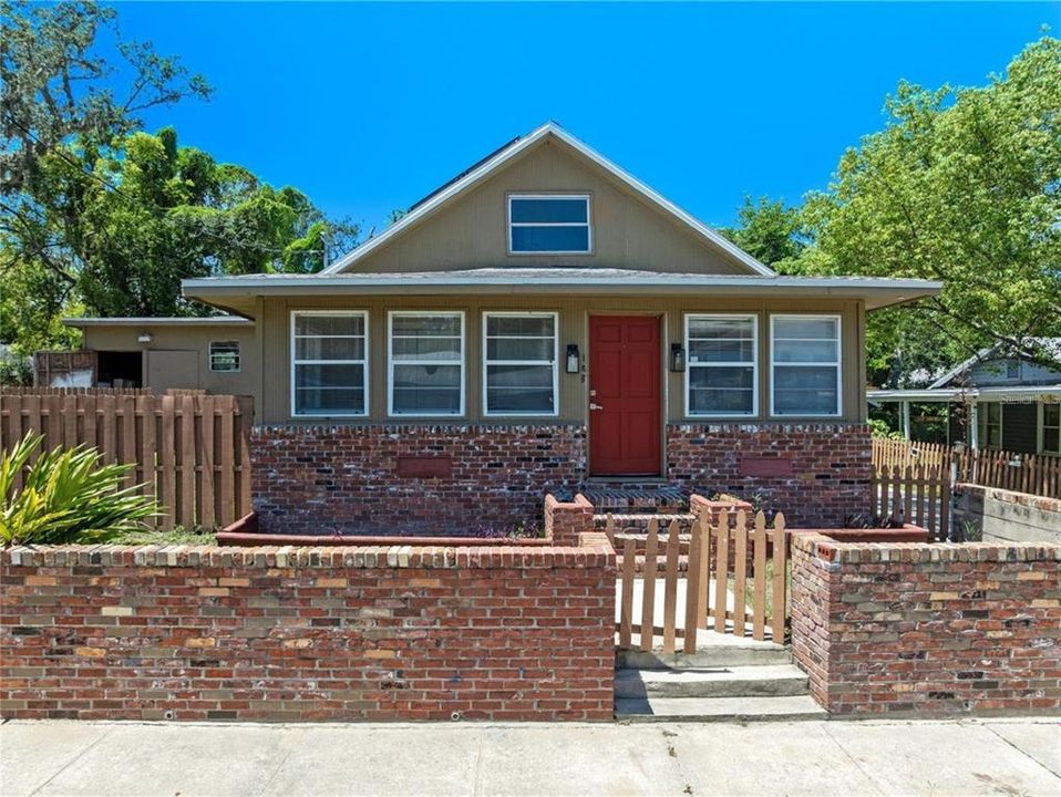 For Sale: $390,000 (6 beds, 0 baths, 3214 Square Feet)