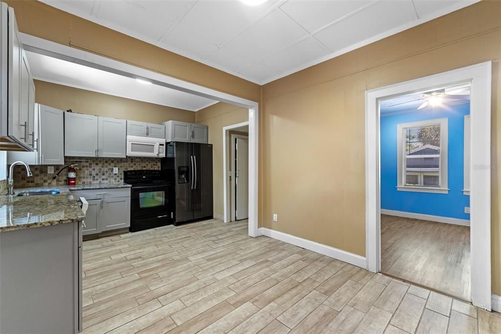 For Sale: $390,000 (6 beds, 0 baths, 3214 Square Feet)