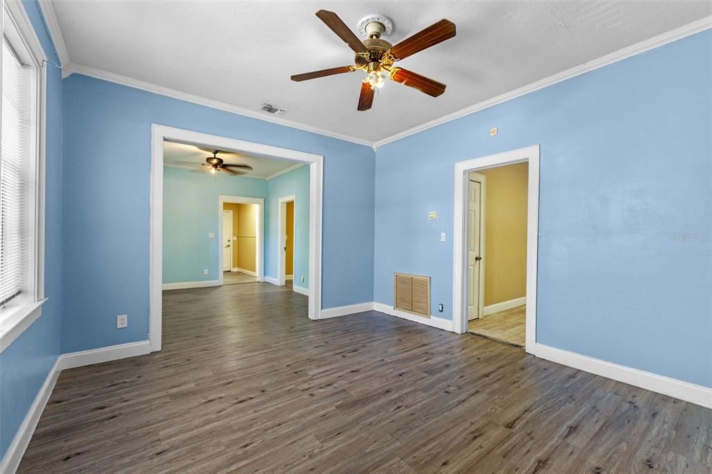 For Sale: $390,000 (6 beds, 0 baths, 3214 Square Feet)