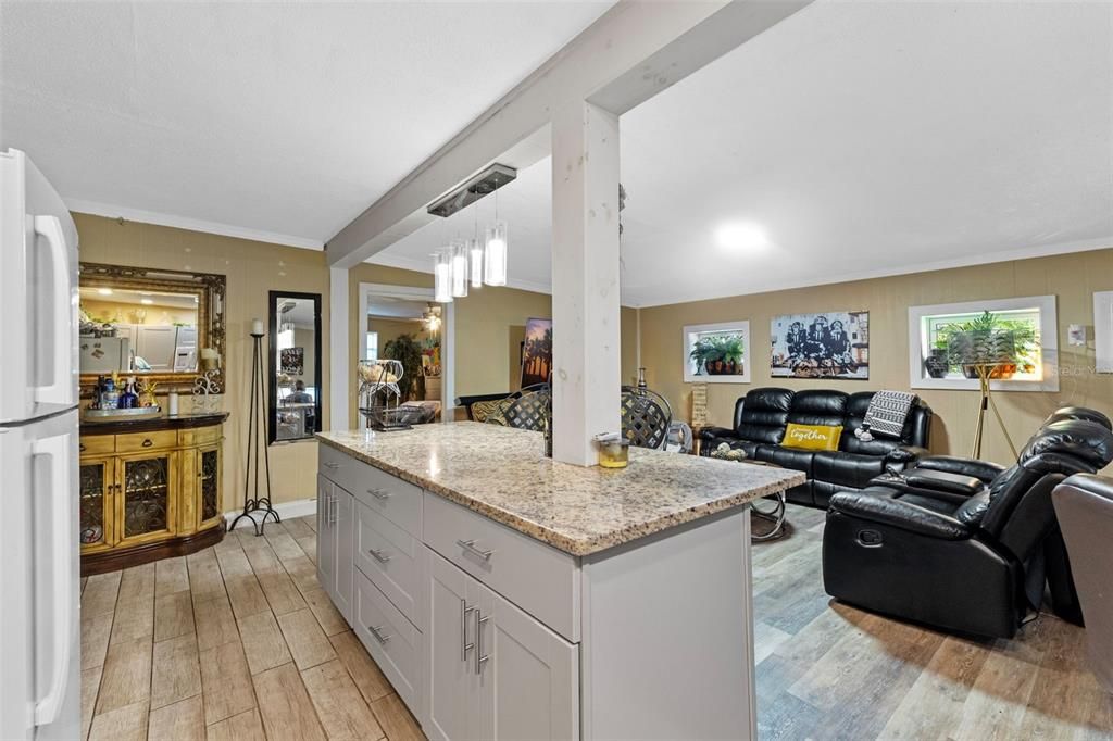 For Sale: $390,000 (6 beds, 0 baths, 3214 Square Feet)