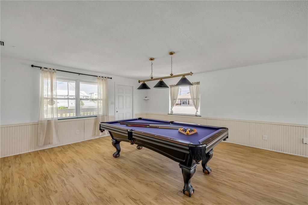 合同活跃: $639,900 (4 贝兹, 0 浴室, 2052 平方英尺)