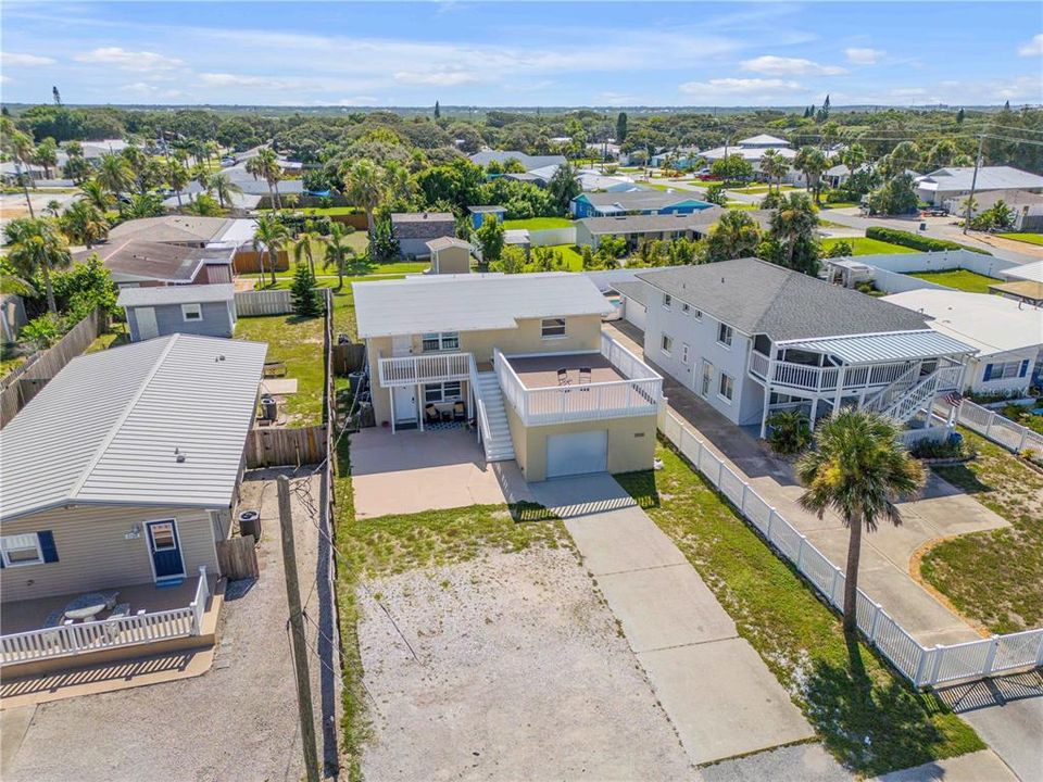 合同活跃: $639,900 (4 贝兹, 0 浴室, 2052 平方英尺)