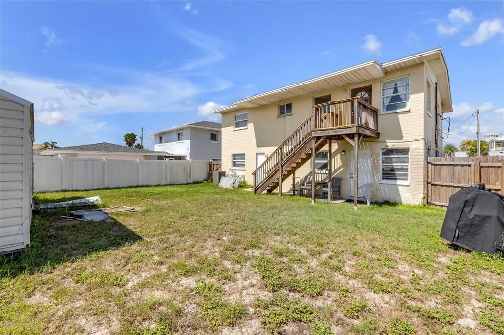 合同活跃: $639,900 (4 贝兹, 0 浴室, 2052 平方英尺)