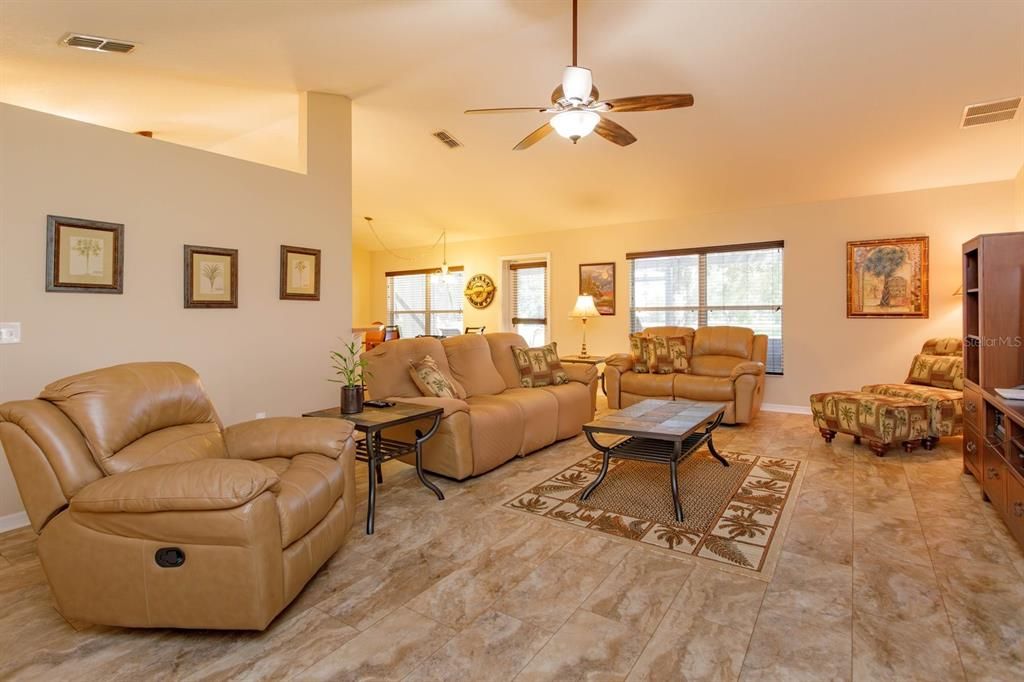 For Sale: $394,900 (3 beds, 2 baths, 2035 Square Feet)