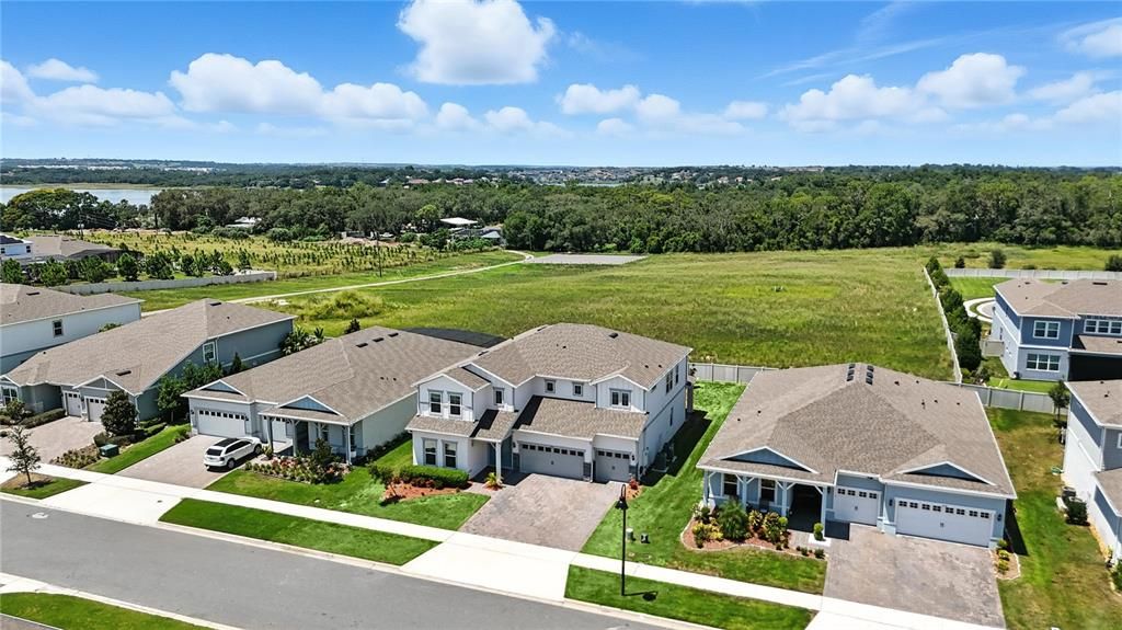 Под контрактом: $925,000 (5 спален, 5 ванн, 4541 Квадратных фут)