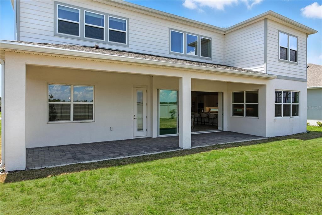 Под контрактом: $925,000 (5 спален, 5 ванн, 4541 Квадратных фут)