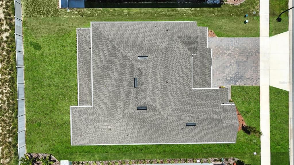 Под контрактом: $925,000 (5 спален, 5 ванн, 4541 Квадратных фут)