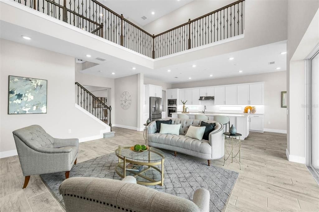 Под контрактом: $925,000 (5 спален, 5 ванн, 4541 Квадратных фут)