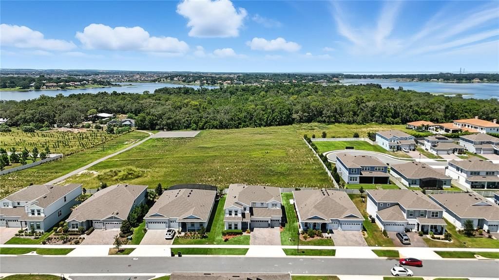 Под контрактом: $925,000 (5 спален, 5 ванн, 4541 Квадратных фут)