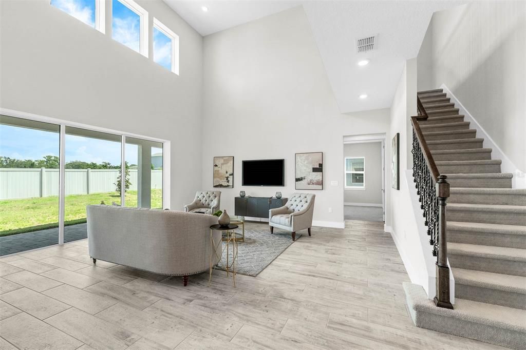 Под контрактом: $925,000 (5 спален, 5 ванн, 4541 Квадратных фут)