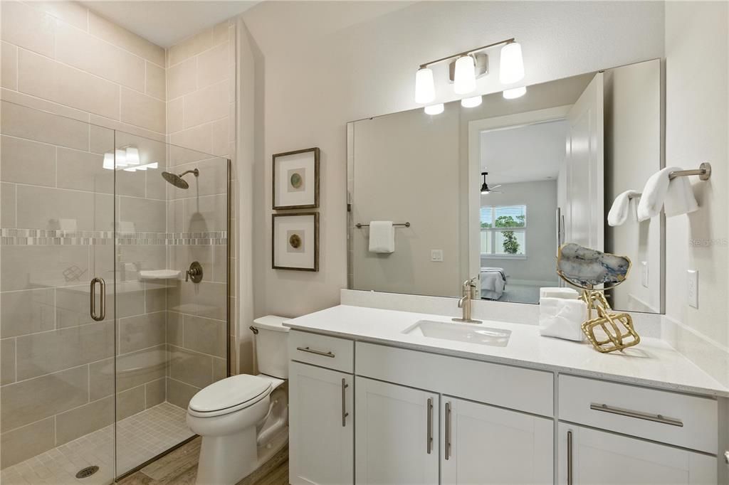 Под контрактом: $925,000 (5 спален, 5 ванн, 4541 Квадратных фут)