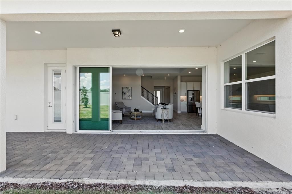 Под контрактом: $925,000 (5 спален, 5 ванн, 4541 Квадратных фут)