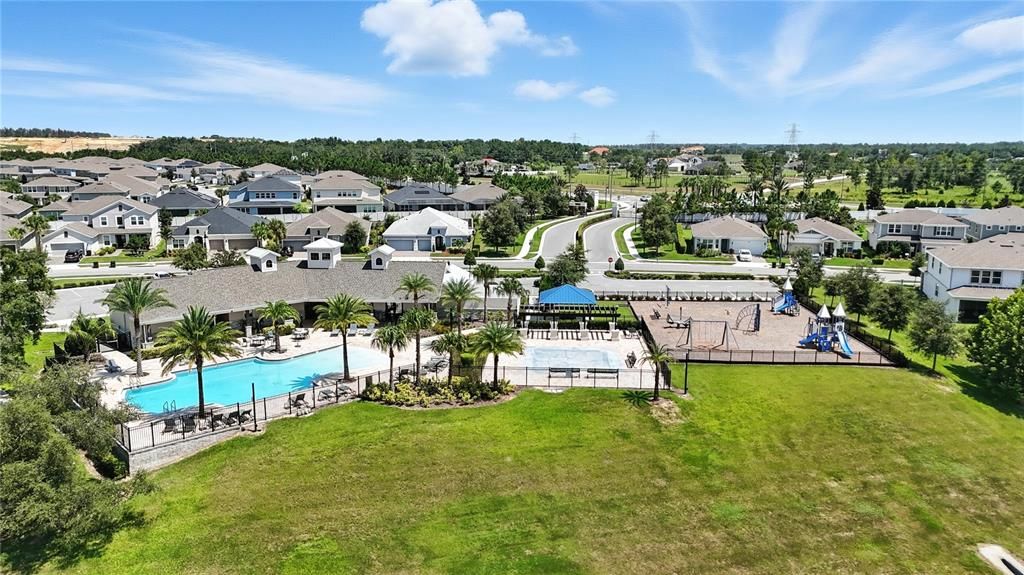 Под контрактом: $925,000 (5 спален, 5 ванн, 4541 Квадратных фут)