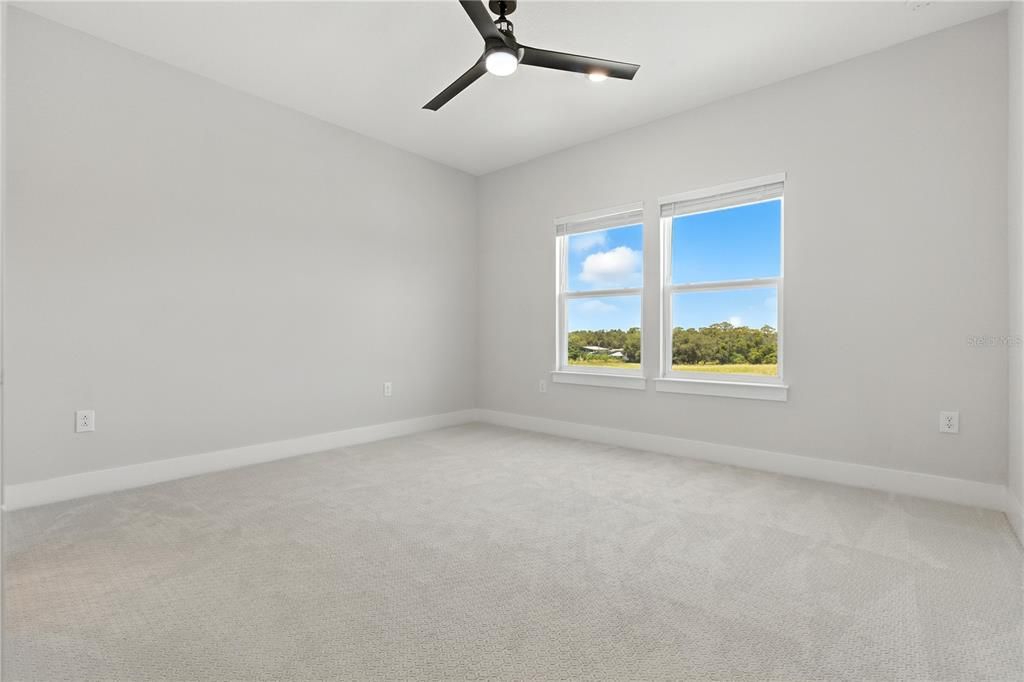 Под контрактом: $925,000 (5 спален, 5 ванн, 4541 Квадратных фут)