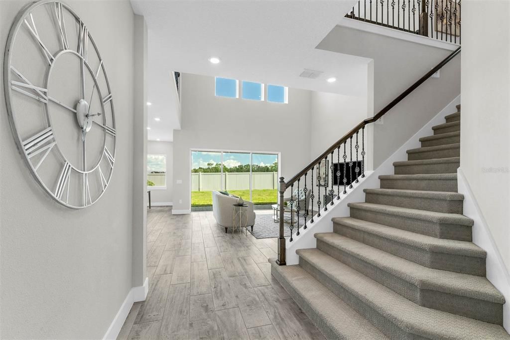 Под контрактом: $925,000 (5 спален, 5 ванн, 4541 Квадратных фут)