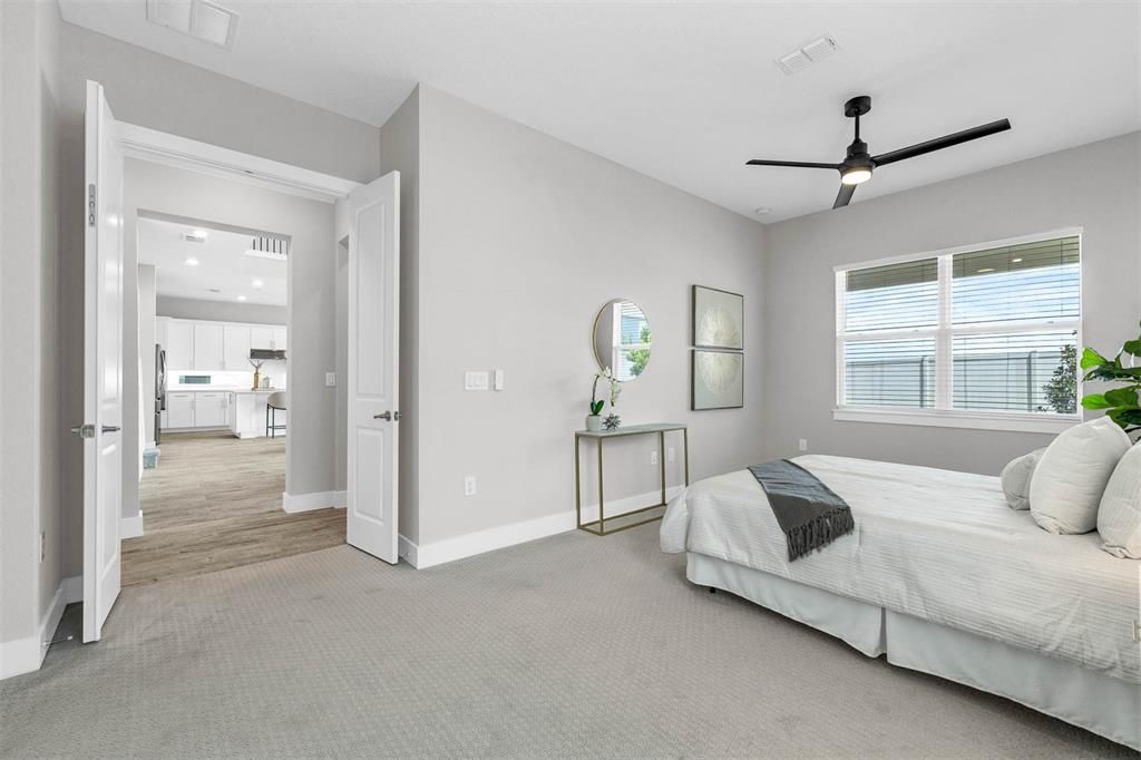 Под контрактом: $925,000 (5 спален, 5 ванн, 4541 Квадратных фут)