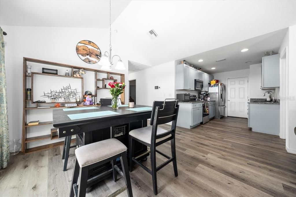 For Sale: $225,999 (3 beds, 2 baths, 1084 Square Feet)