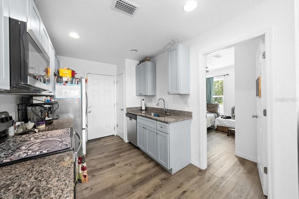 For Sale: $225,999 (3 beds, 2 baths, 1084 Square Feet)