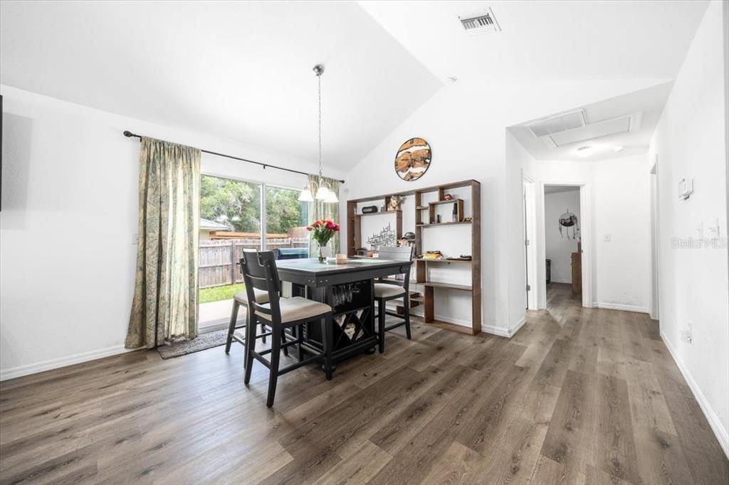 For Sale: $225,999 (3 beds, 2 baths, 1084 Square Feet)