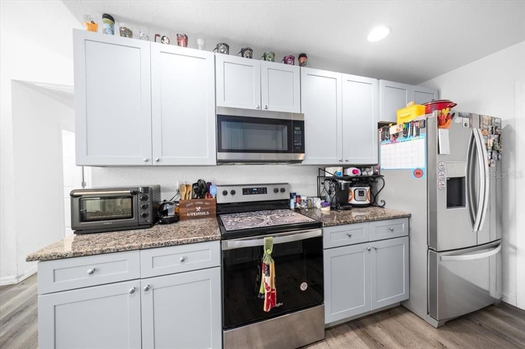 For Sale: $225,999 (3 beds, 2 baths, 1084 Square Feet)