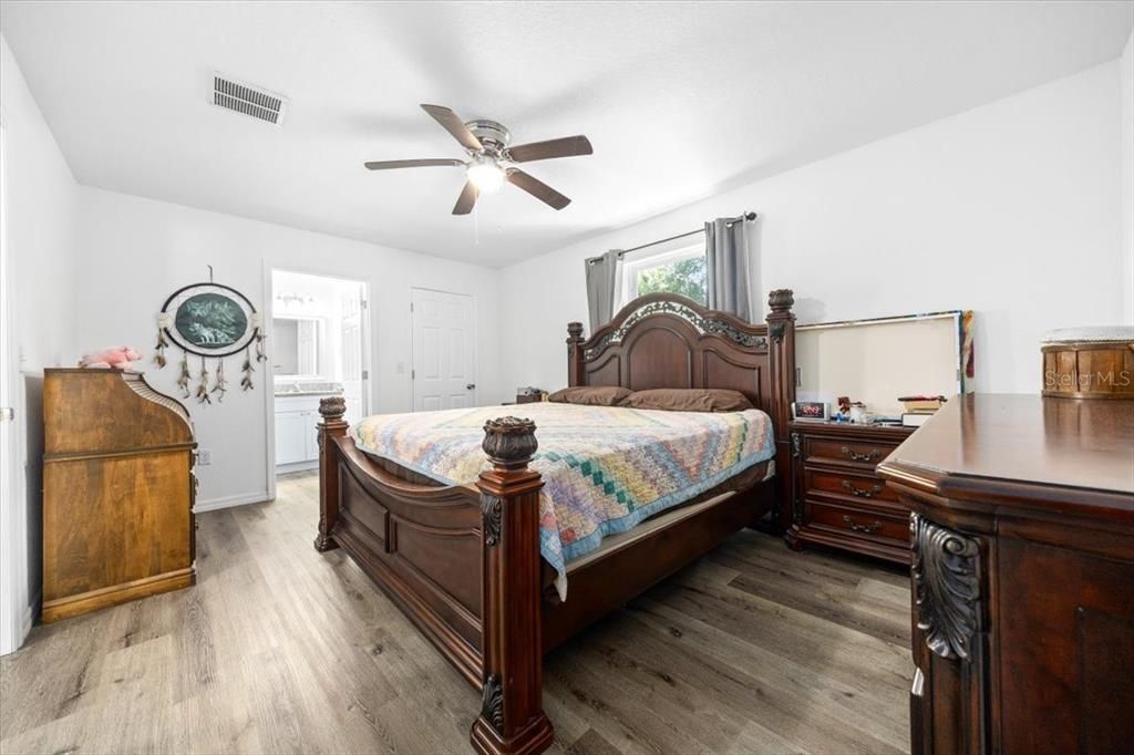 For Sale: $225,999 (3 beds, 2 baths, 1084 Square Feet)