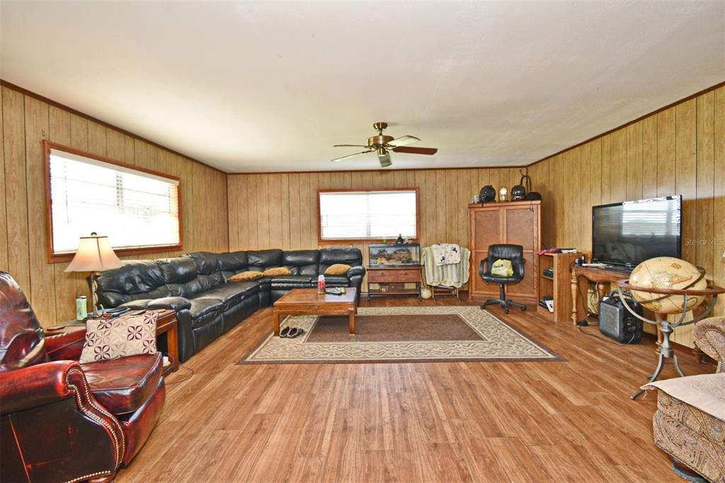 Activo con contrato: $2,000,000 (5 camas, 3 baños, 2800 Pies cuadrados)