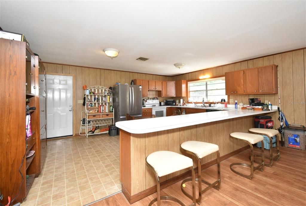 Activo con contrato: $2,000,000 (5 camas, 3 baños, 2800 Pies cuadrados)