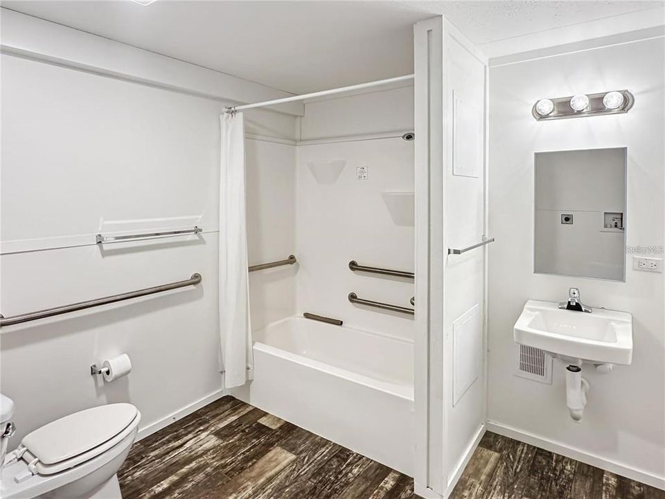 待售: $179,000 (3 贝兹, 2 浴室, 960 平方英尺)