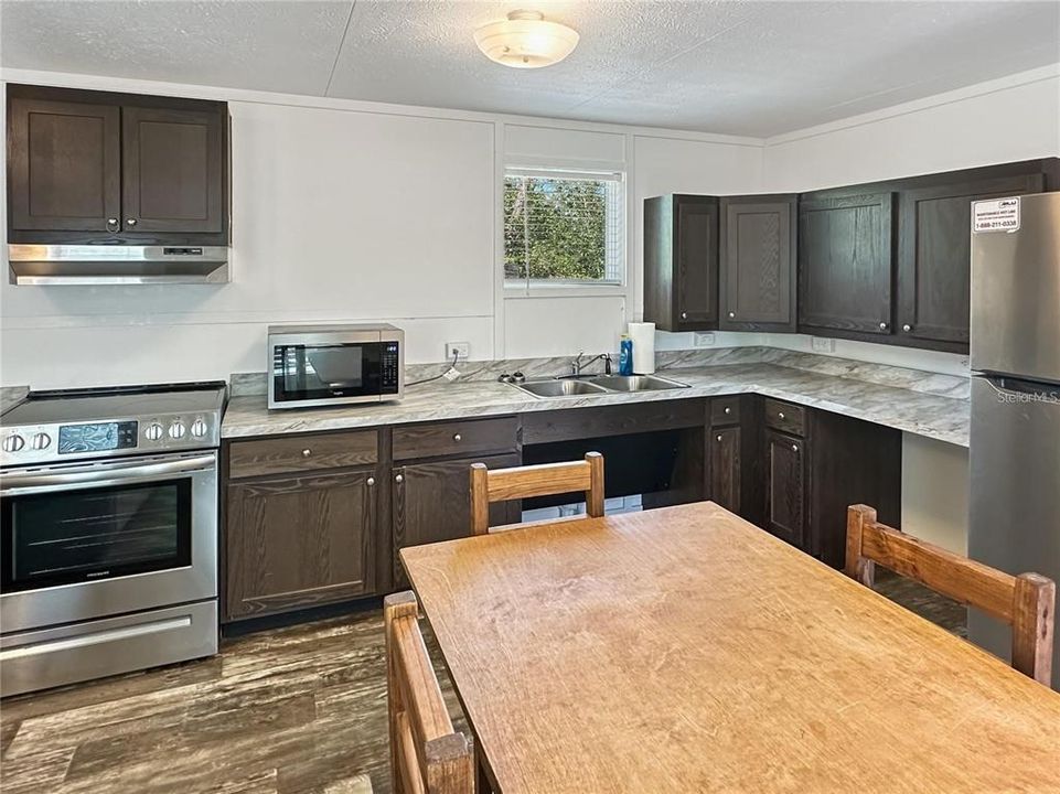 待售: $179,000 (3 贝兹, 2 浴室, 960 平方英尺)