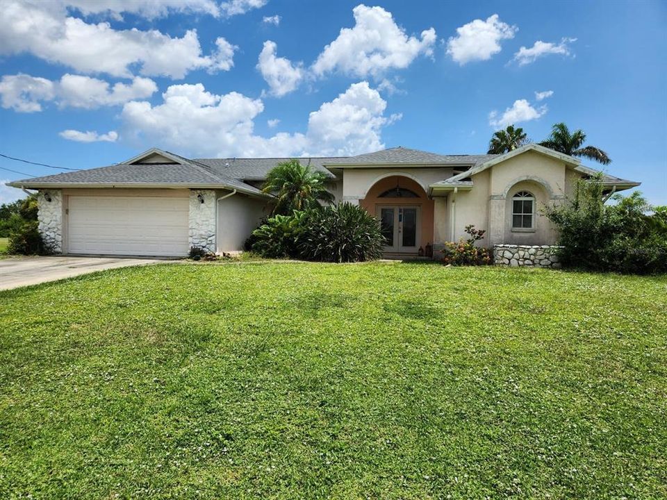 Vendido Recientemente: $284,900 (3 camas, 2 baños, 2256 Pies cuadrados)