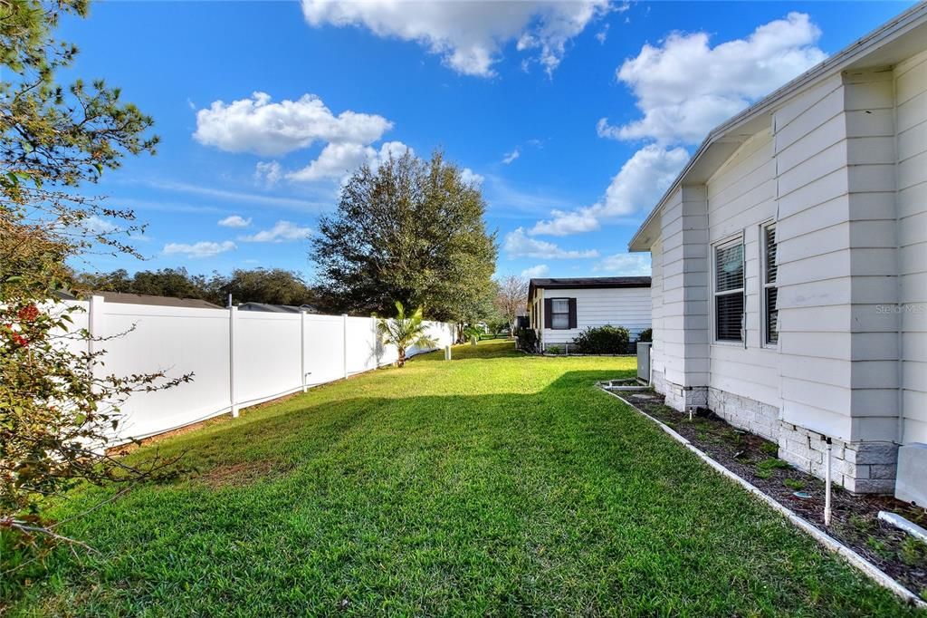 合同活跃: $158,000 (2 贝兹, 2 浴室, 960 平方英尺)